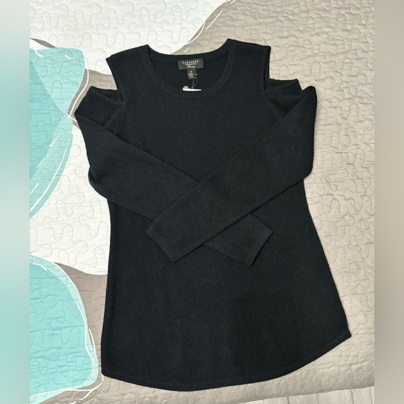 Cashmere Charter Club women’s open shoulder sweater. Size Small. Black color. - Picture 4 of 12